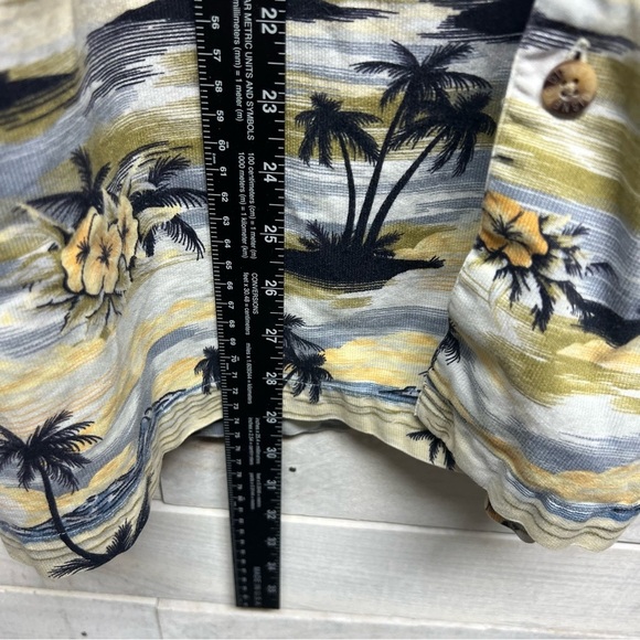 Walt Disney World Button Up Shirt Men XL Hawaiian Tropical Palm Trees Beach Boat - Picture 7 of 7